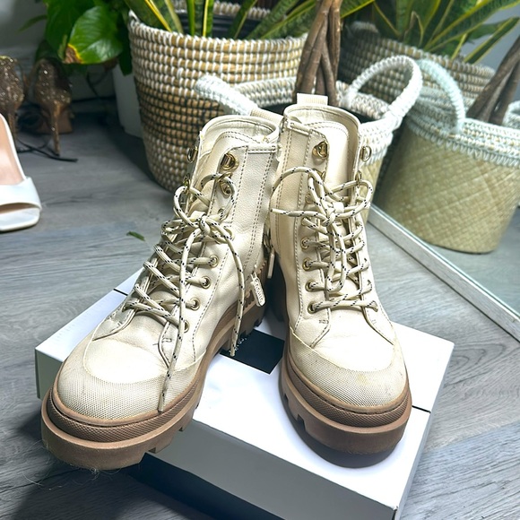 Circus by Sam Edelman Boots with Brown Bottom&Gold Lace Holes Comfortable - Picture 3 of 3